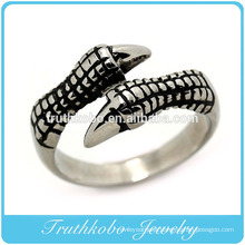 Latest design mens fine polishing skull hand High quality 316l stainless steel rings wholesale